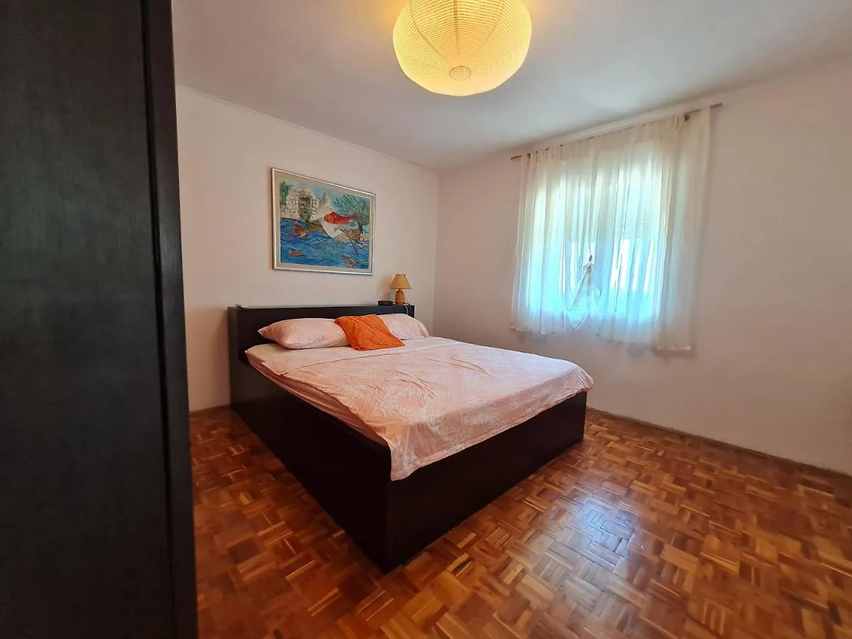 Apartment Nera Dramalj 0*,  Croatia